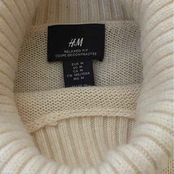 H&M Cream Turtleneck - Picture 4 of 4